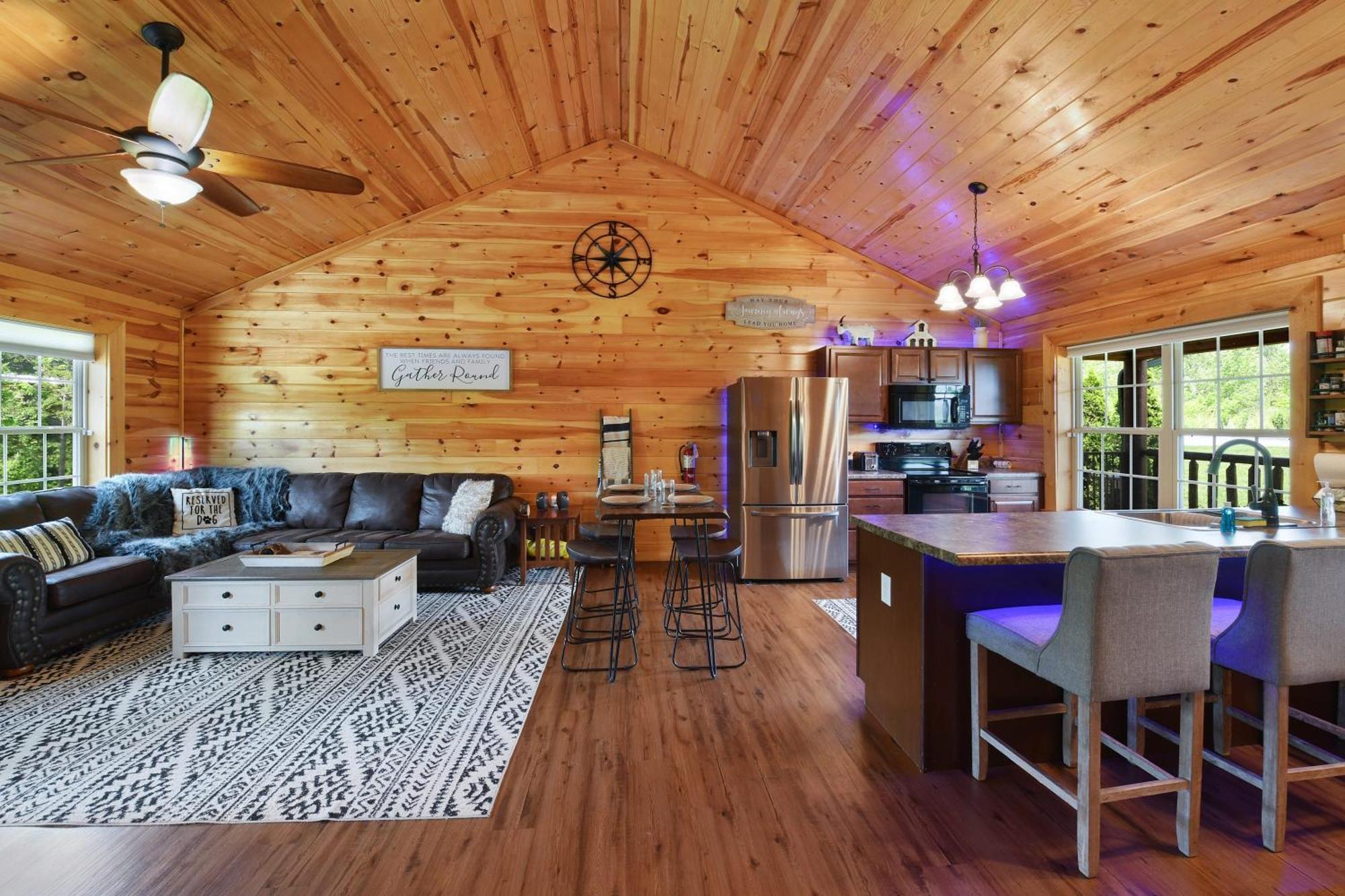 Enchanted Forest Cabin And Teepee! Lights & Laser Show! Private Hot Tub! Unique Stay! セバービル エクステリア 写真